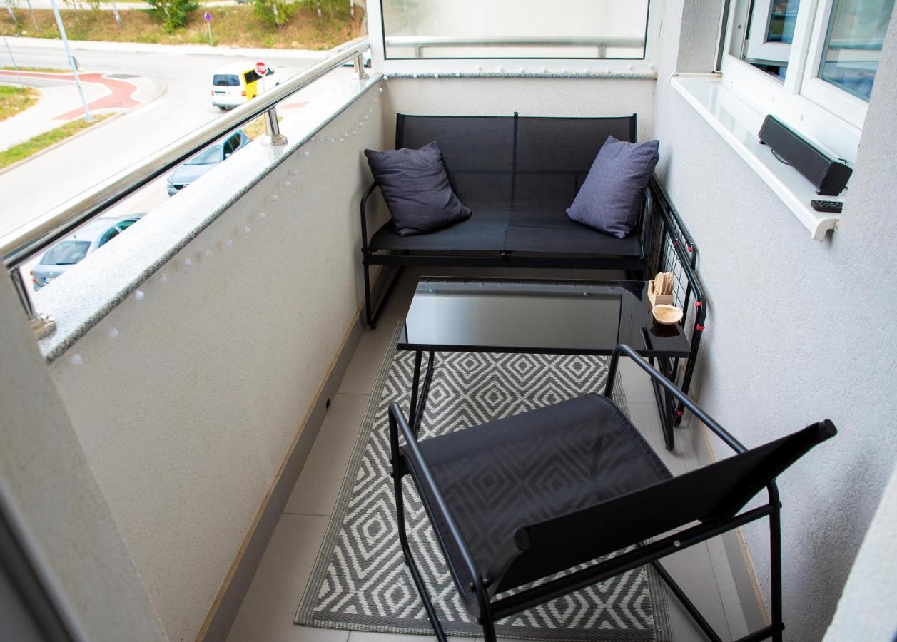 Athena Apartman Lukavica Exterior photo