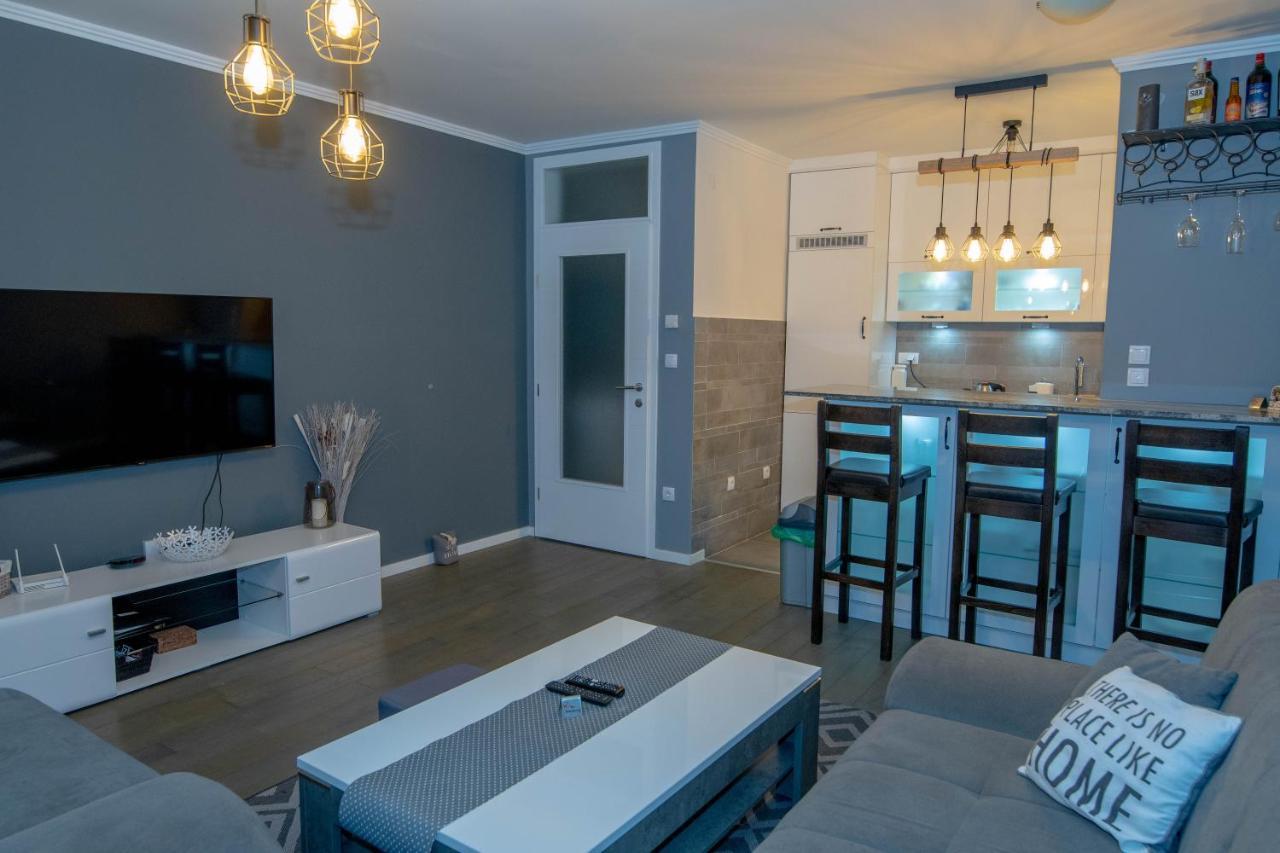 Athena Apartman Lukavica Exterior photo